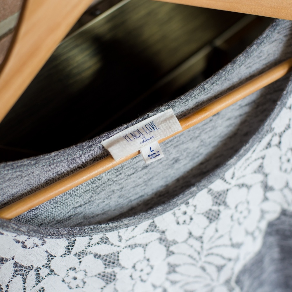 Peach Love CA Gray White Lace-Trim 3/4 Sleeve Top